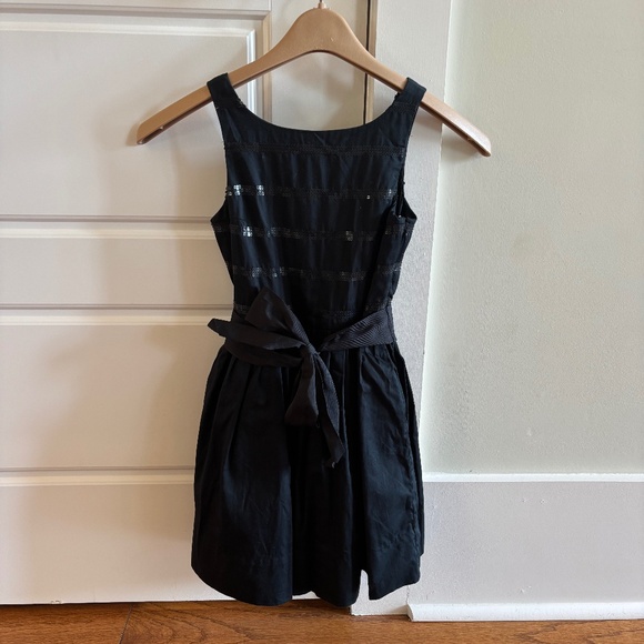 Girls dress (size 8) - Picture 1 of 3